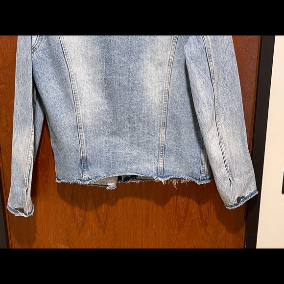 Levi’s Altered Line - Picture 6 of 6